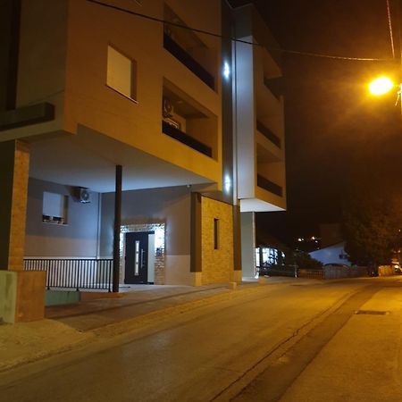 Mia Gi Luxury + Garage Apartment โมสตาร์ ภายนอก รูปภาพ