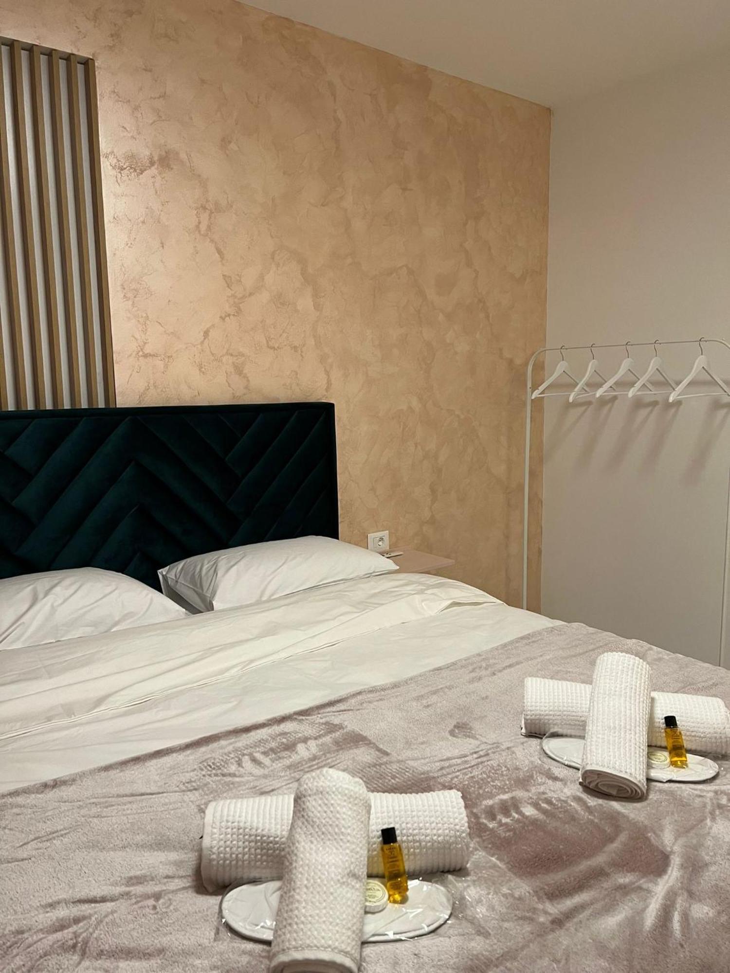 Mia Gi Luxury + Garage Apartment โมสตาร์ ภายนอก รูปภาพ